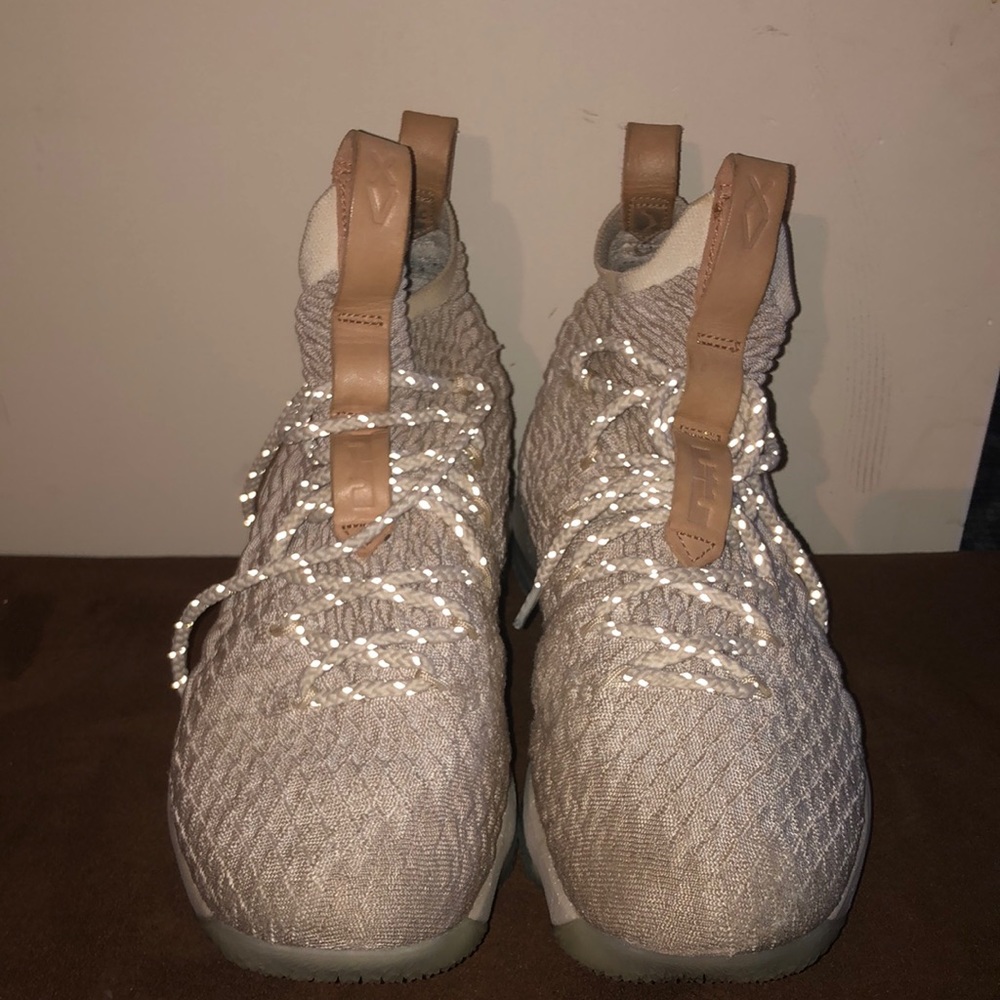 Lebron 15 ghost GS